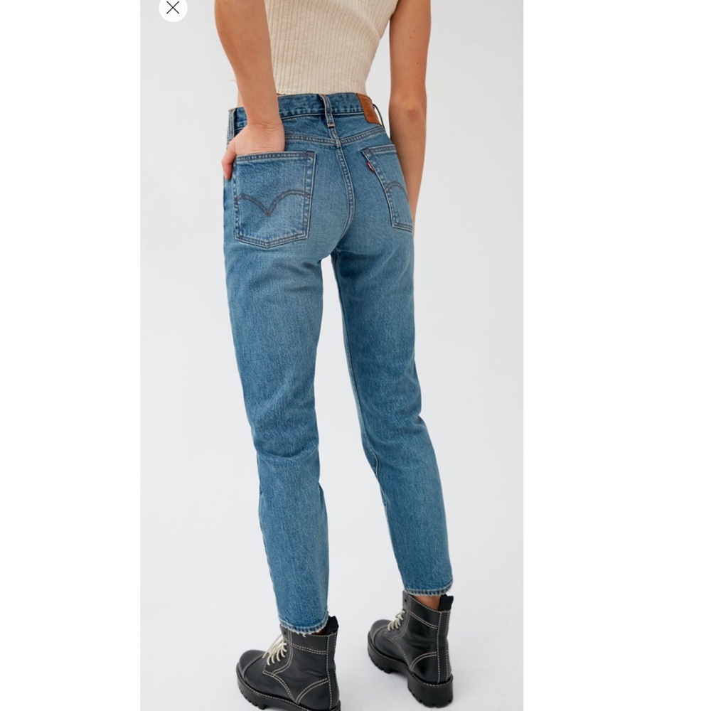 NWT Levi’s Wedgie high-waisted jeans, size 25